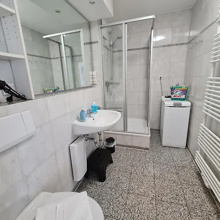 شقة A Cappella بينز